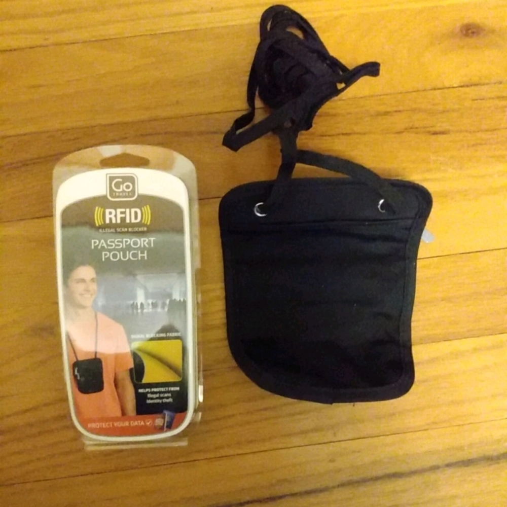 Go Travel RFID Passport Pouch - Picture 2 of 3
